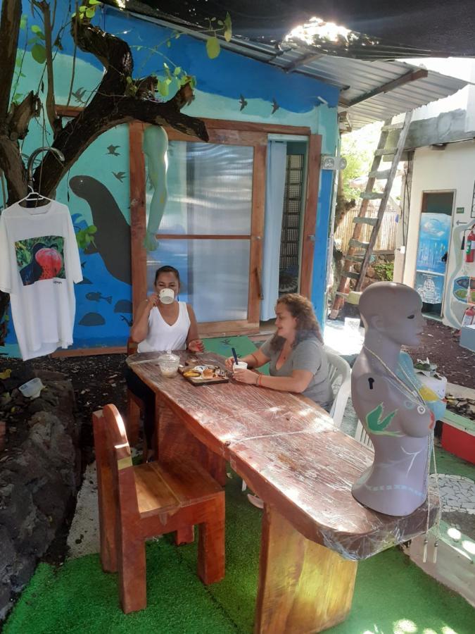 Cozy Hosting Galapagos Leilighet Puerto Ayora  Eksteriør bilde