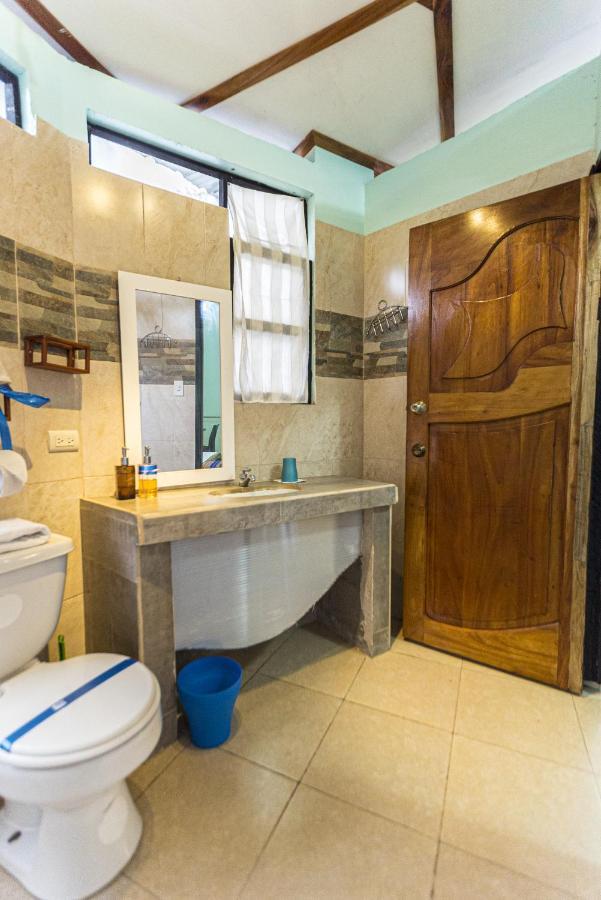 Cozy Hosting Galapagos Leilighet Puerto Ayora  Eksteriør bilde